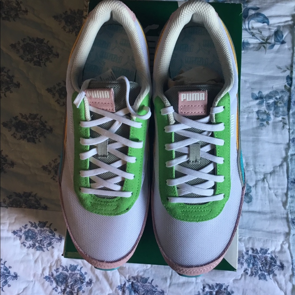 NWB Women’s Puma sz 9.5 Future Rider Double shoes